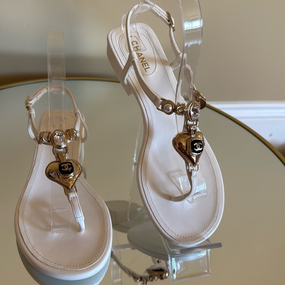 Chanel 23C CC logo Perls crystals embellished tandals size 37.5